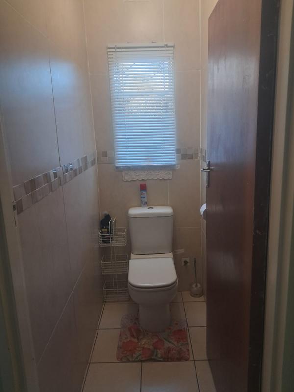 4 Bedroom Property for Sale in Avondale Western Cape